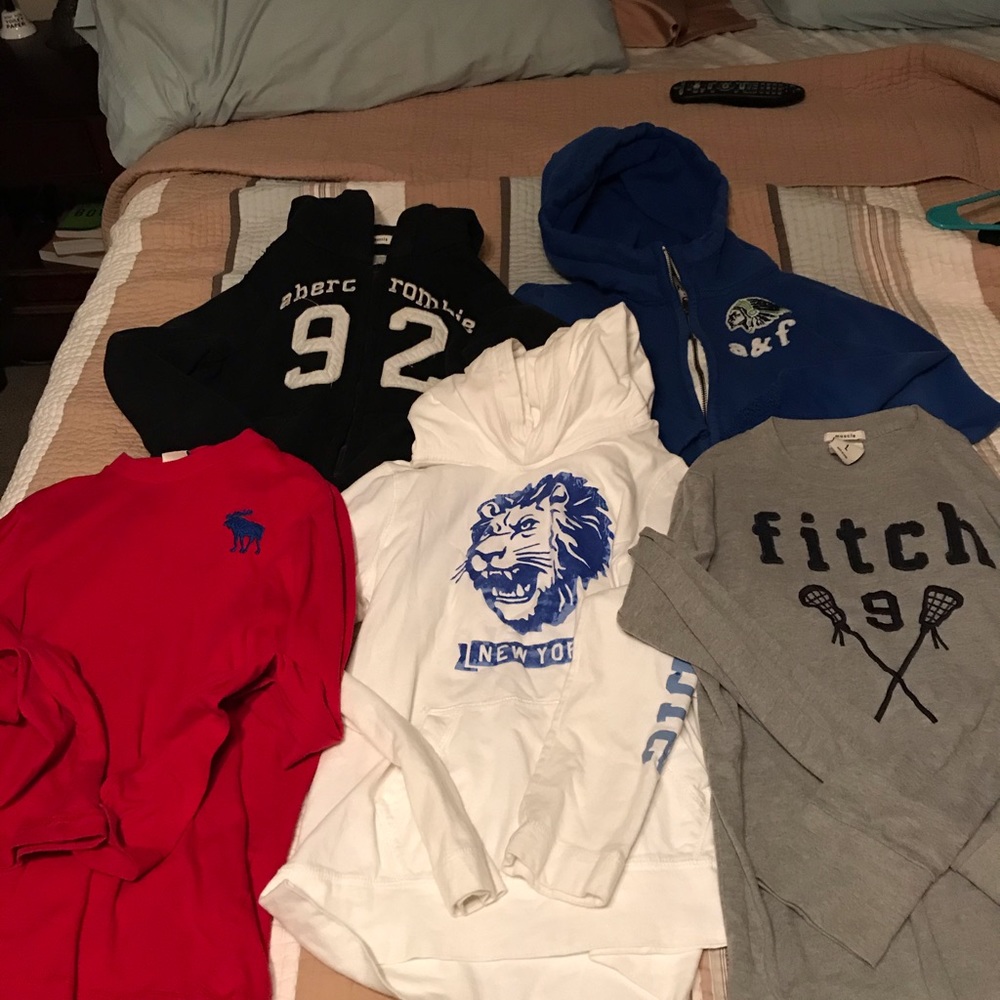 Abercrombie kids lot size large